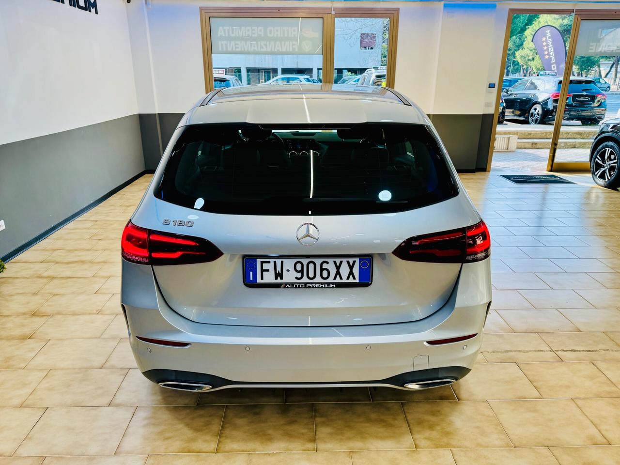 Mercedes-benz B 180 AMG Autom. CarPlay / RetroCamera