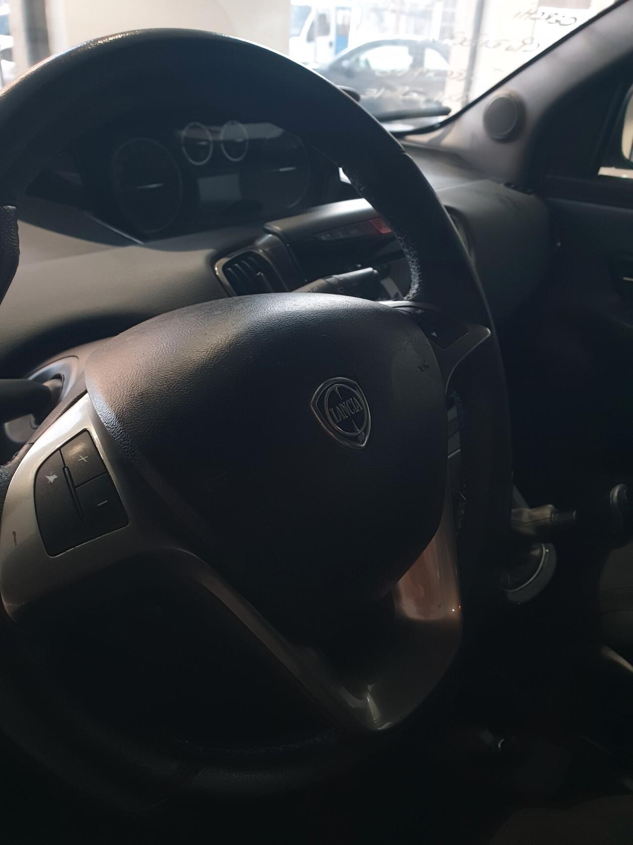 Lancia Ypsilon 1.3 MJT 16V 95 CV 5 porte S&S Gold