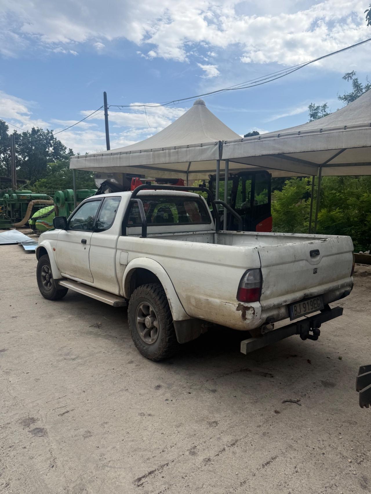 Mitsubishi L200 2.5 TDI 4WD Club Cab Pick-up GLS