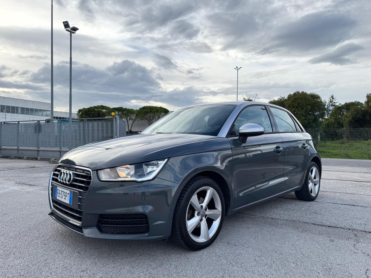 AUDI A1 SPORTBACK 1.0 TFSI Metal Plus