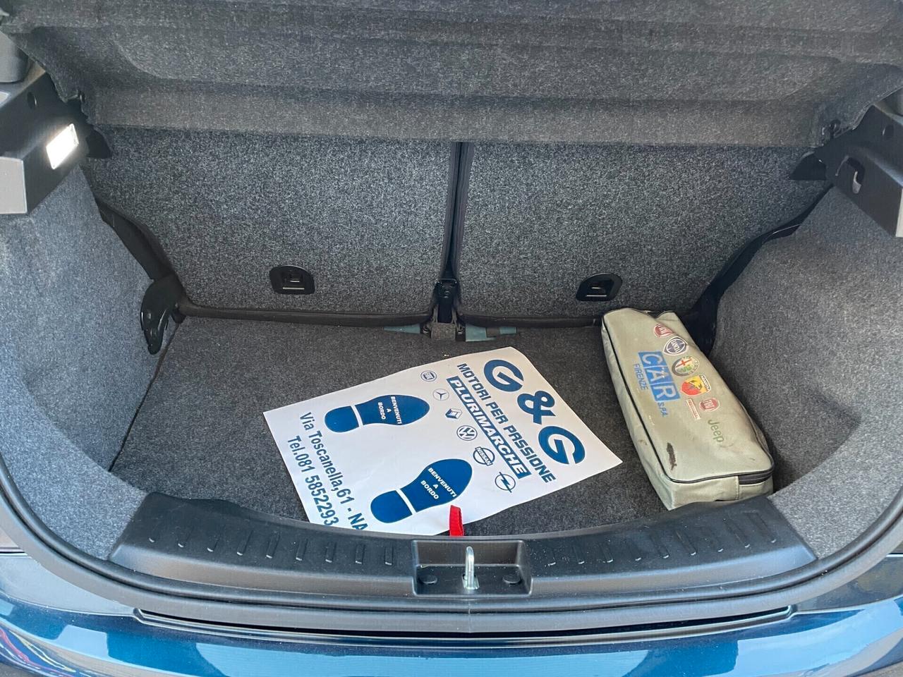 Lancia Ypsilon 1.2 69 CV 5 porte Silver