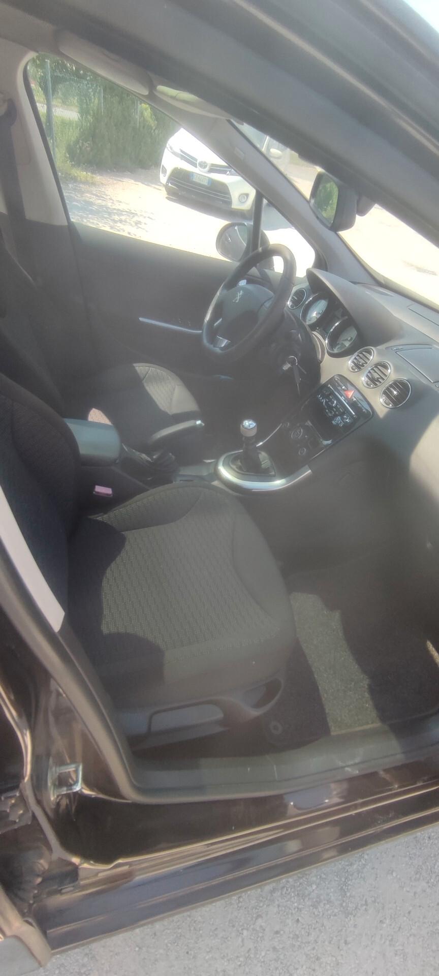Peugeot 308 1.6 8V e-HDi 112CV Stop&Start 5p. Business