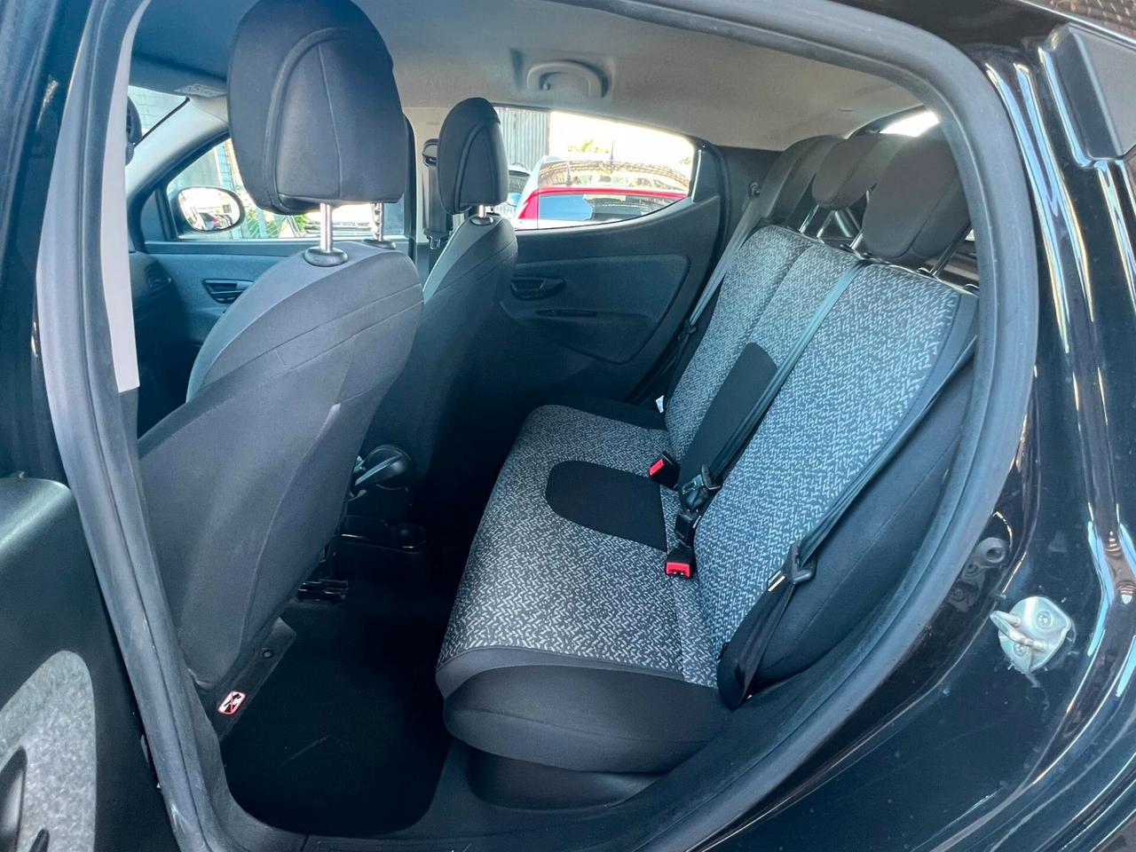 Lancia Ypsilon 1.0 FireFly 5 porte S&S Hybrid Alberta Ferretti