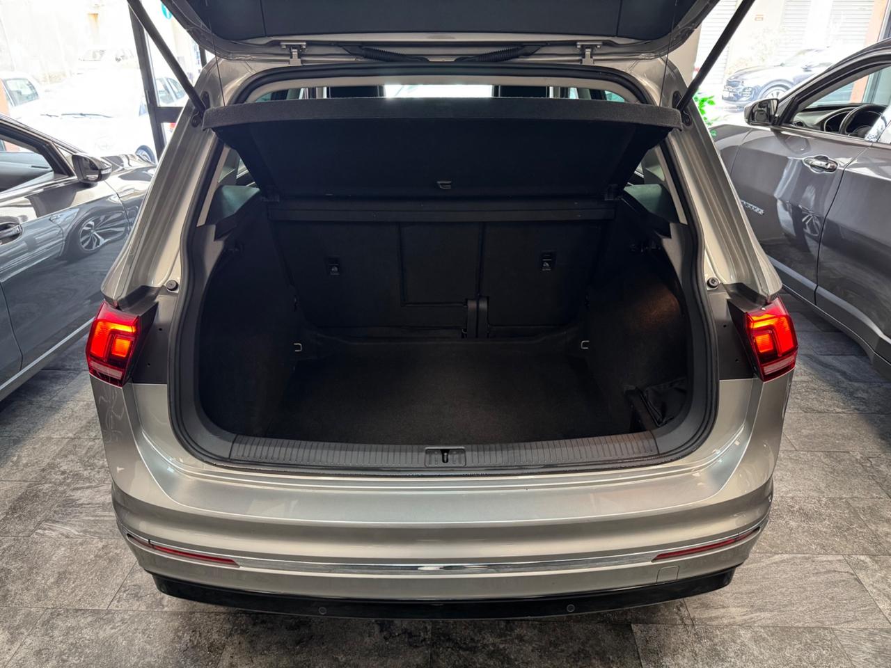 VW Tiguan 2.0 TDI 150 CV R-LINE FINANZIABILE