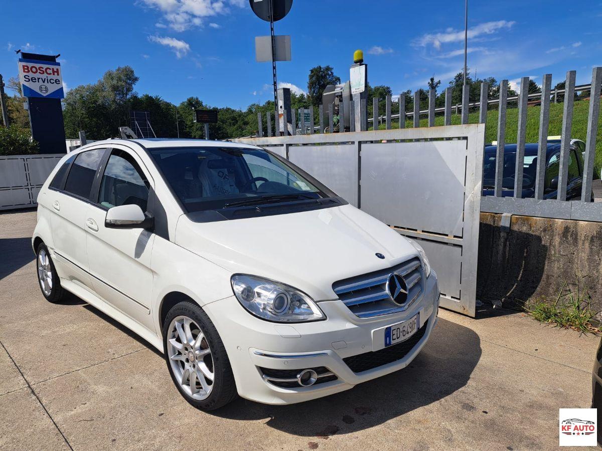 MERCEDES - Classe B - 180 AUTOMATIC Premium