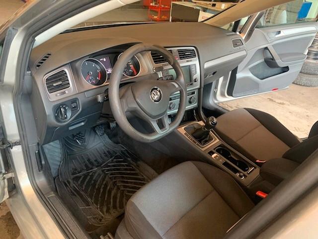 Golf 6 tdi neo patentati , anno 2016 , unico proprietario, sempre tagliandato ogni 20000 km , affidabilissima,ottime condizioni...