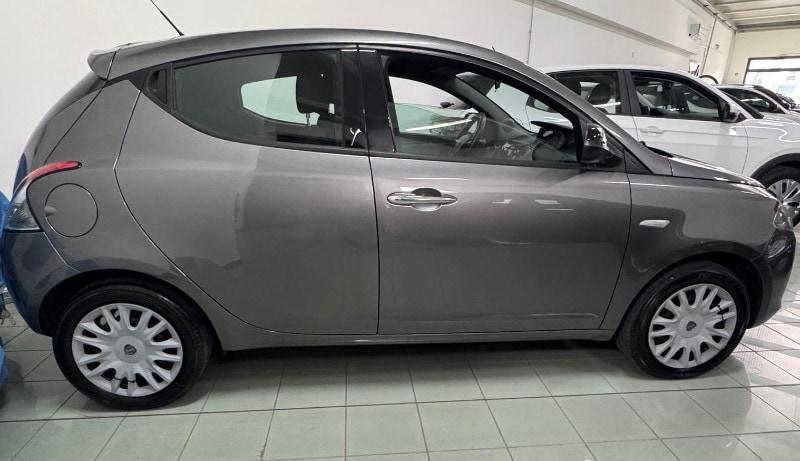 LANCIA Ypsilon 1.2 69 CV 5 porte Gold