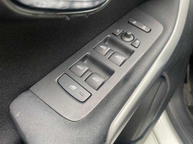 VOLVO V40 D2 1.6 DIESEL 115 CV Momentum