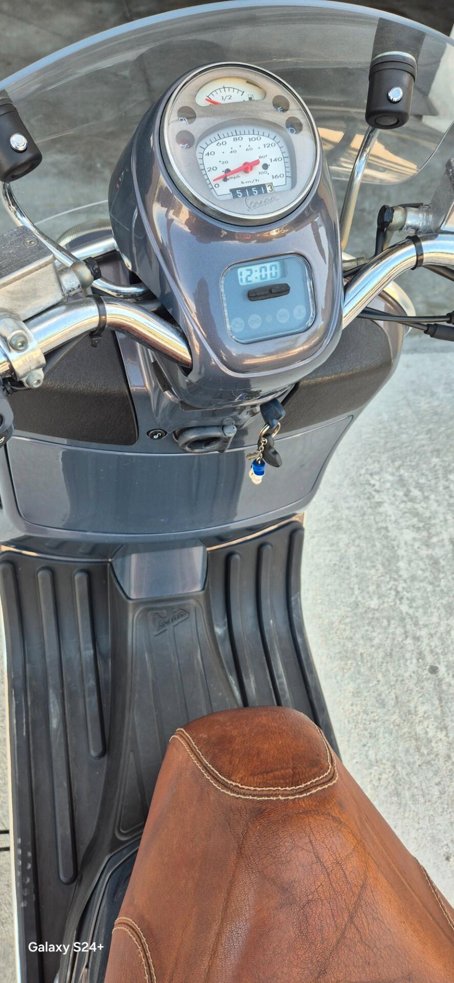 VENDO VESPA GTV 250 ie OTTIMO STATO