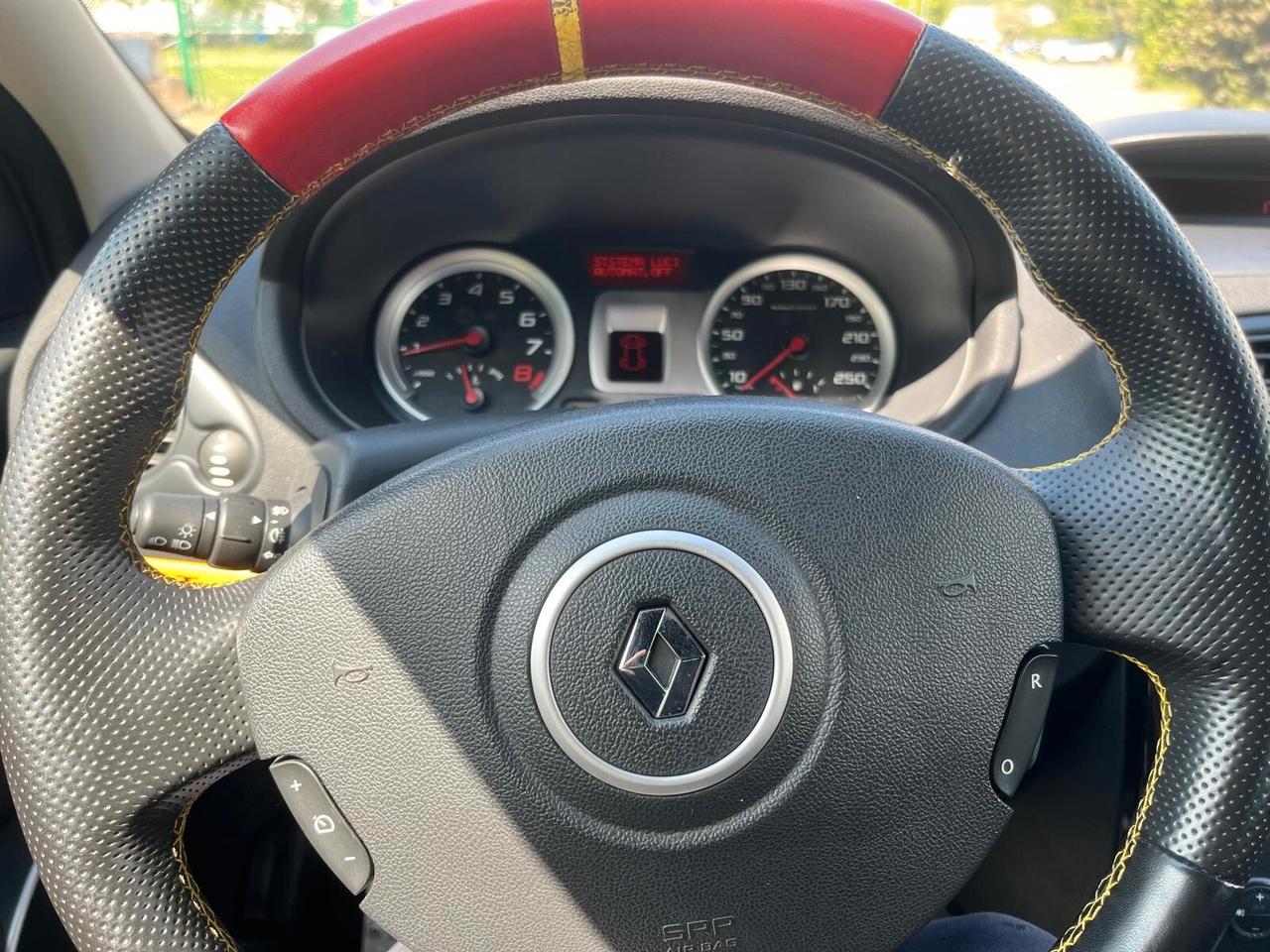 Renault Clio 2.0 16V 200CV RS LUXE - 2006