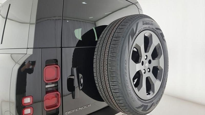 Land Rover Defender 110 3.0D I6 200 CV AWD Auto X-Dynamic SE