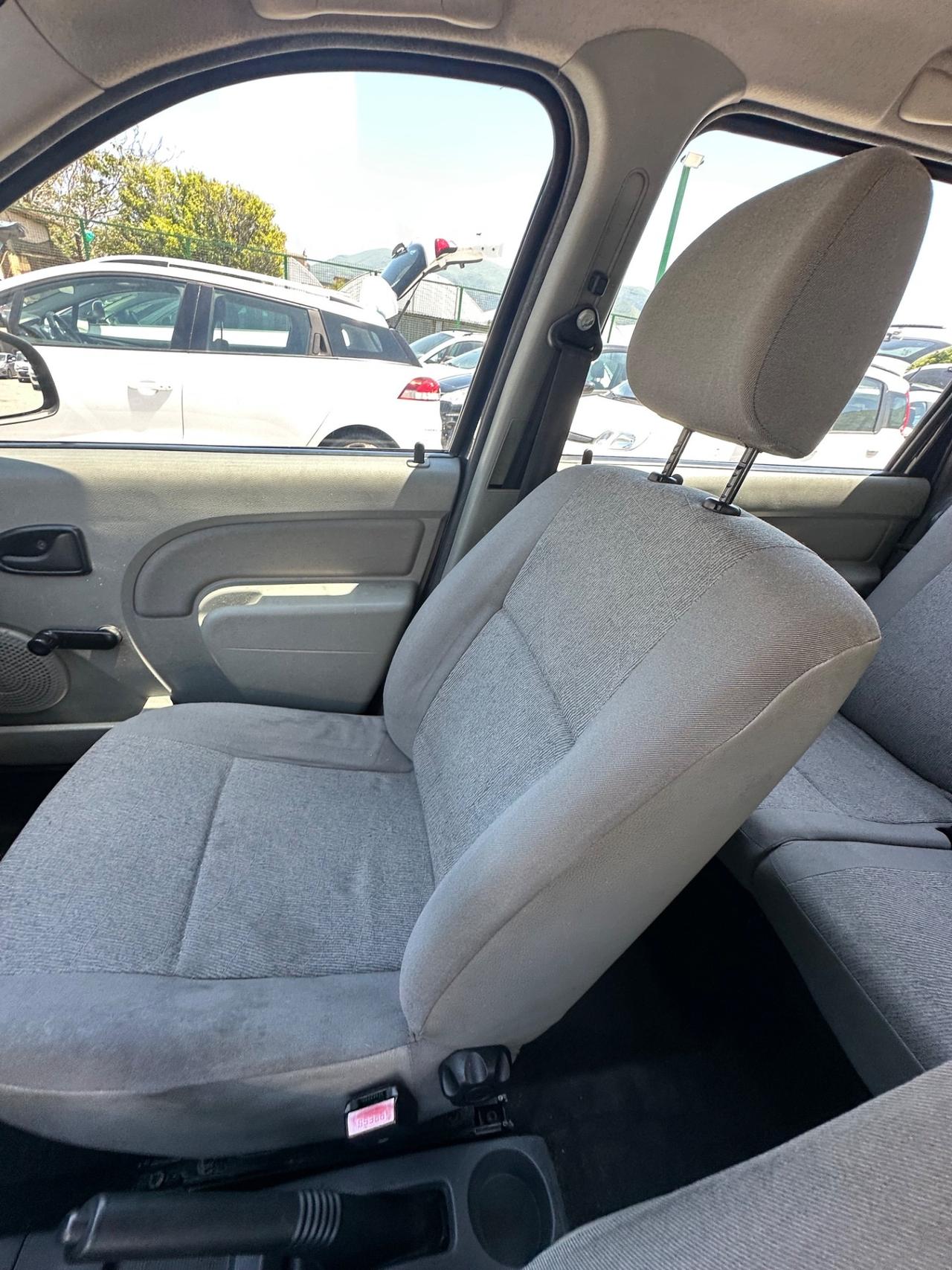 Dacia Logan MCV 1.6 90CV 5 posti Lauréate