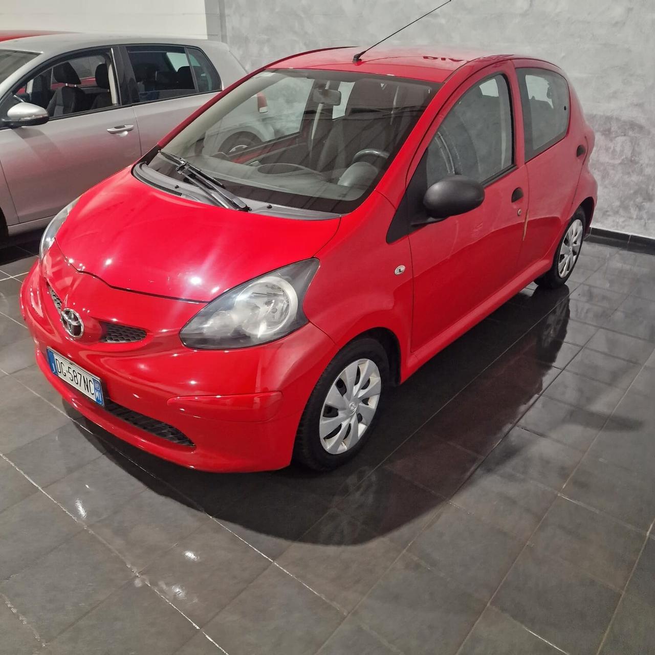 Toyota Aygo 1.0 12V VVT-i 5 porte