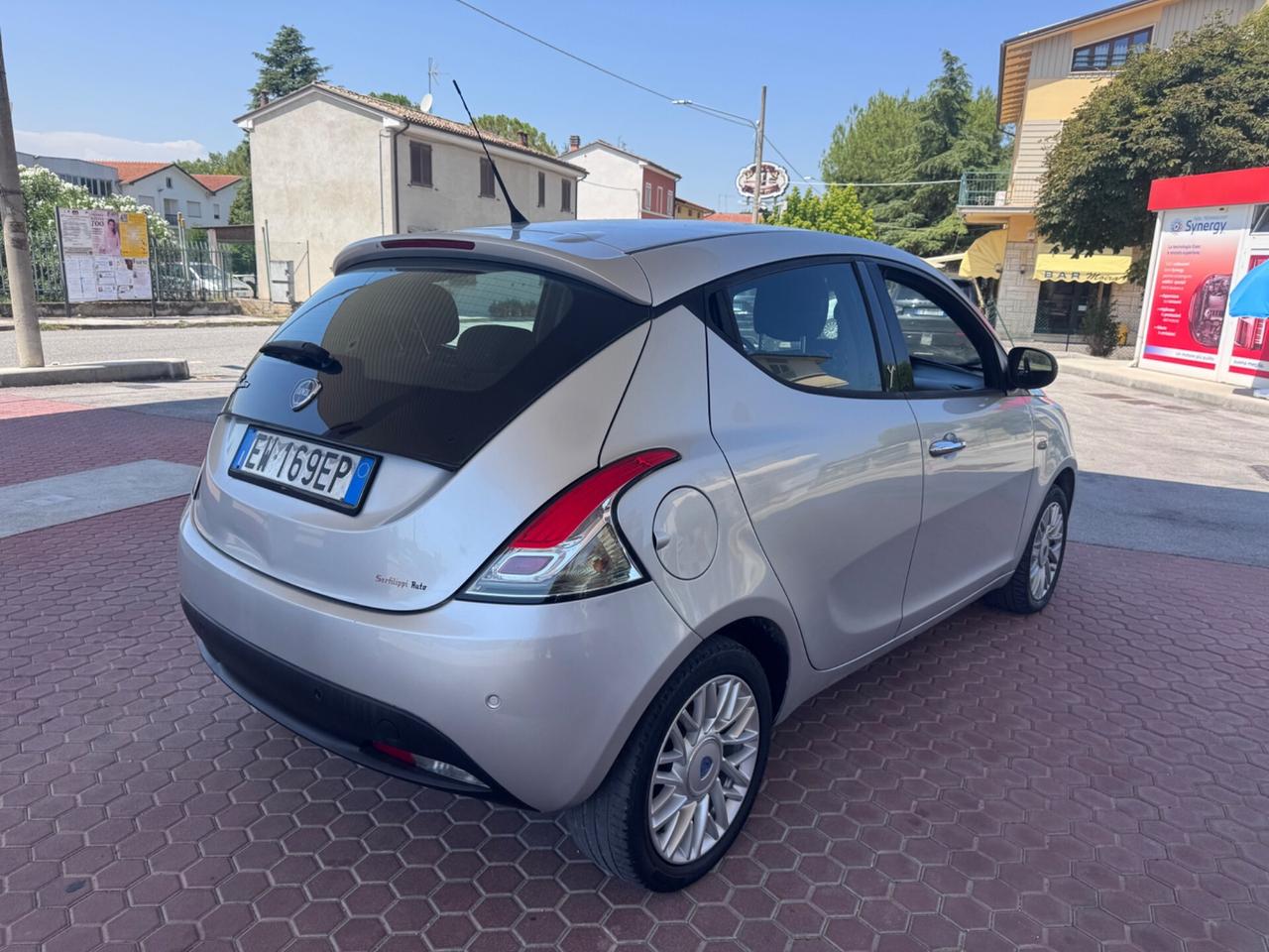 Lancia Ypsilon 1.2 69 CV 5 porte GPL Ecochic Platinum