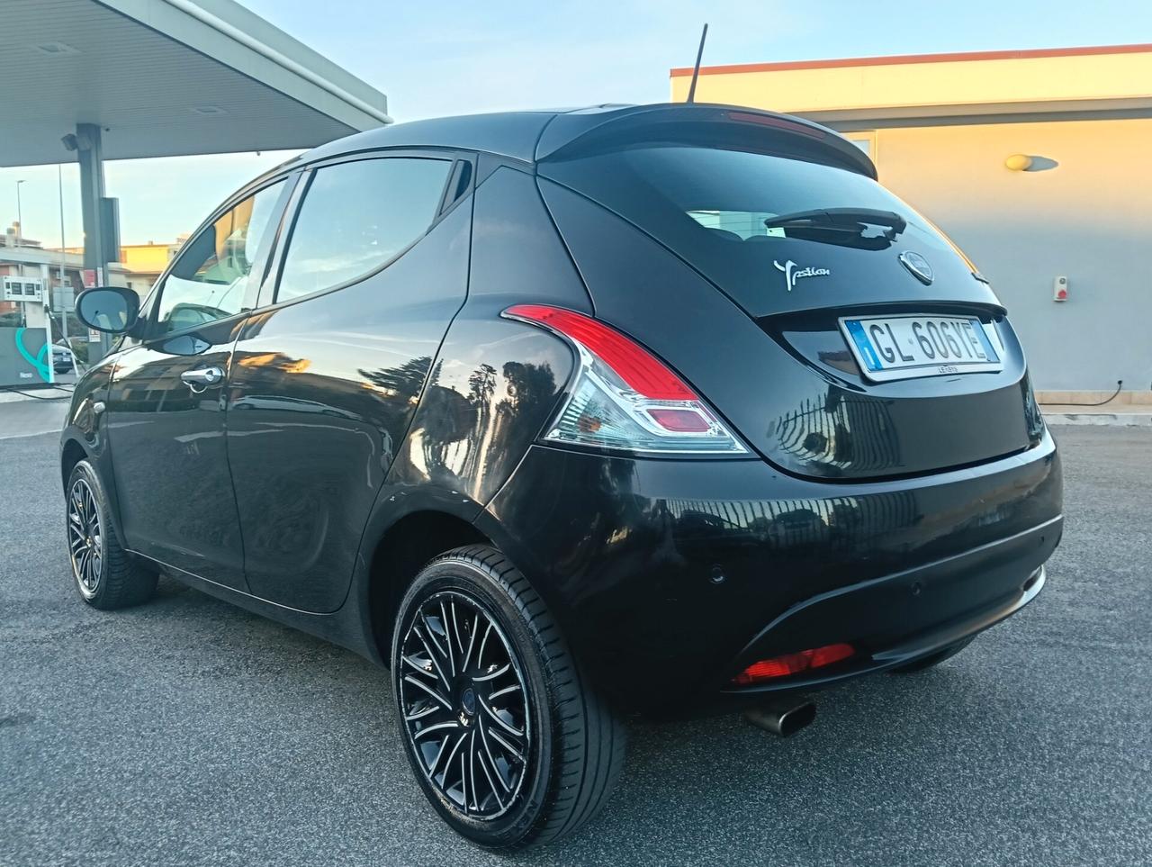 Lancia Ypsilon 1.0 FireFly 5 porte S&S Hybrid Gold Nessun vincolo finanziario