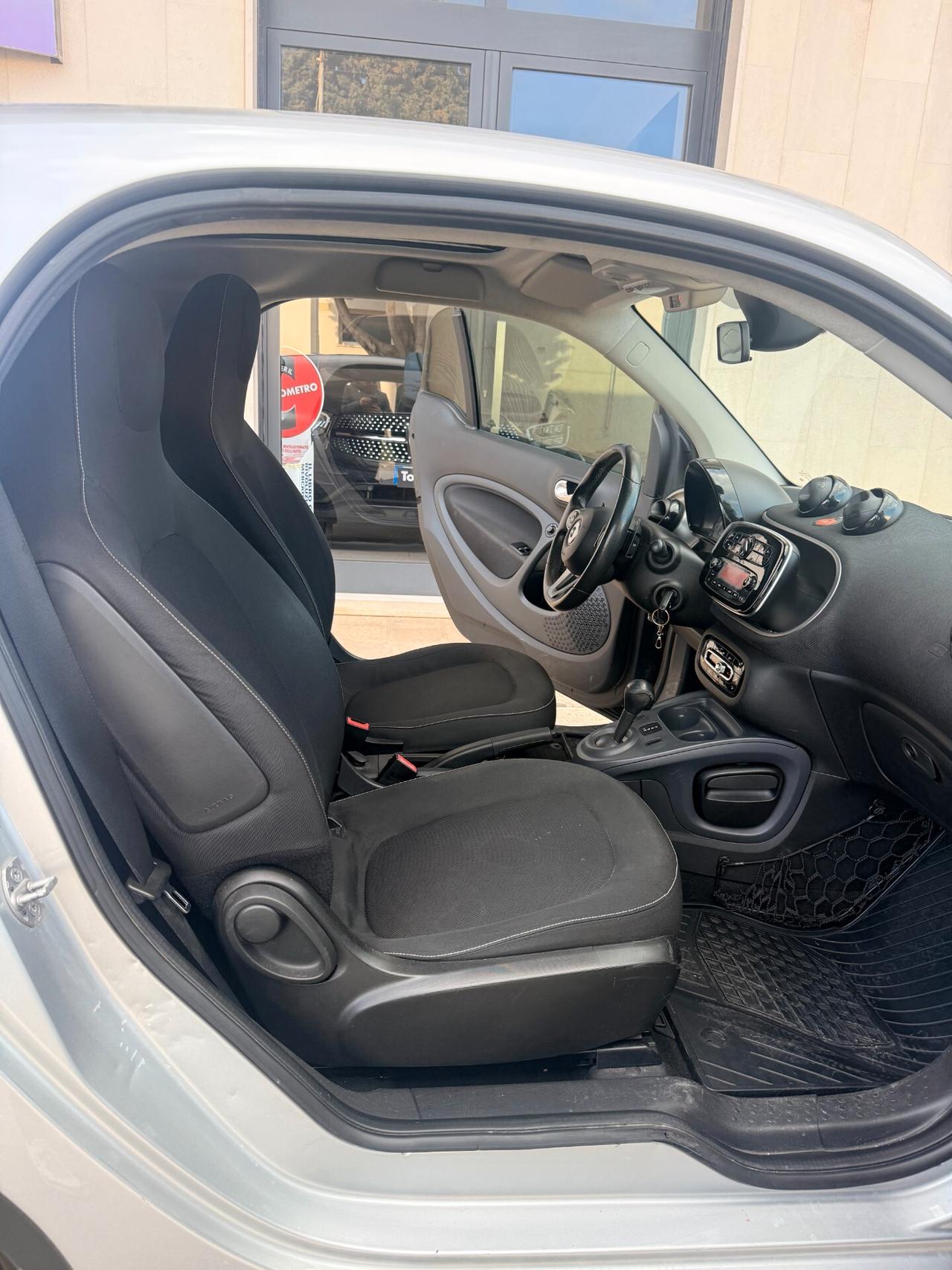 Smart ForTwo 70 c.v. BENZINA 1.0 Passion CON TETTO PANORAMICO,BLOCK SHAFT,FULL LED,BLUETOOTH