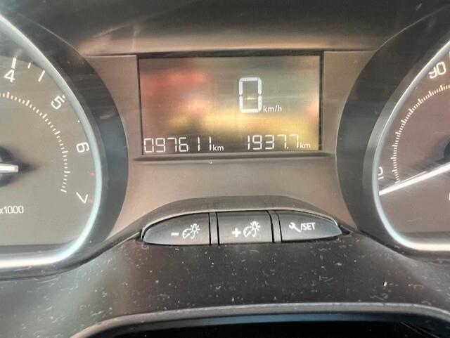Peugeot 208 PureTech 82 5 porte Allure