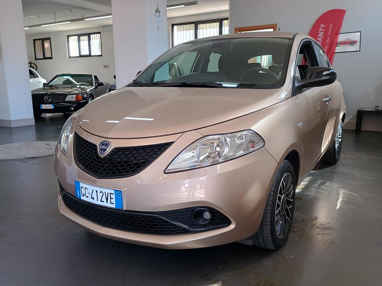 Lancia Ypsilon 1.0 FireFly 5 porte S&S Hybrid Ecochic Gold