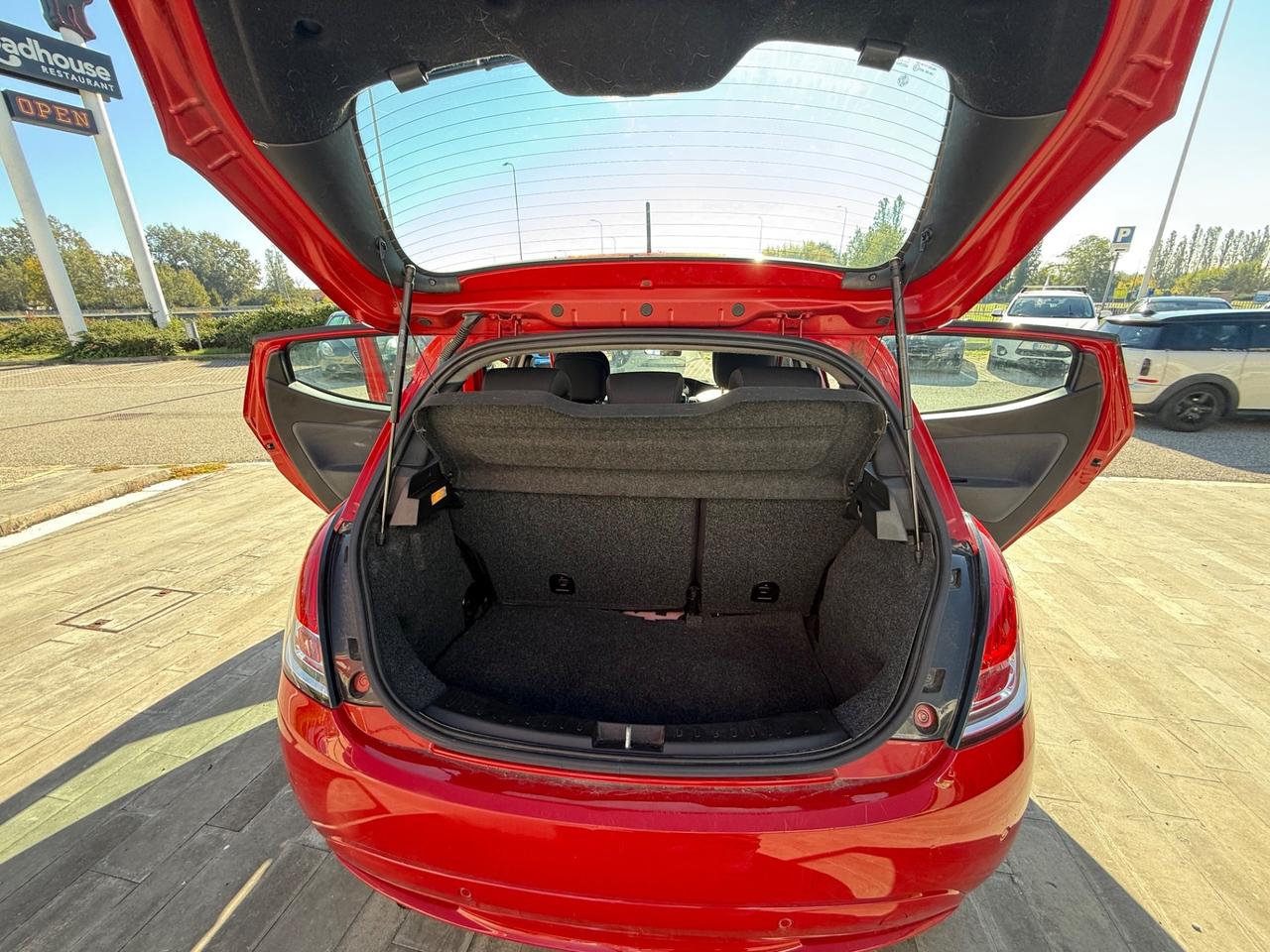 Lancia Ypsilon 1.0 FireFly 5 porte S&S Hybrid Ecochic Gold