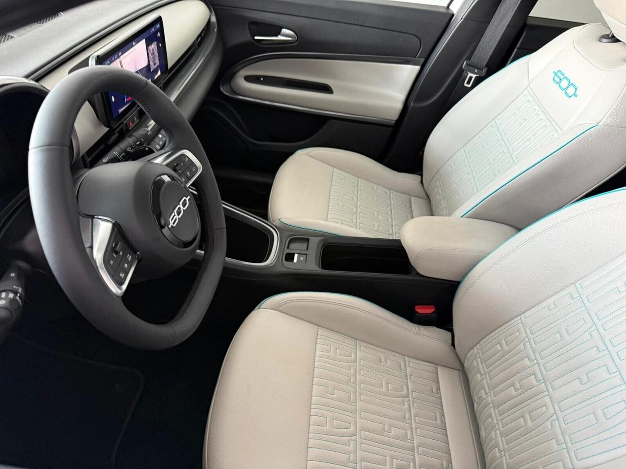 Fiat 600 Hybrid 100 CV DCT MHEV La Prima