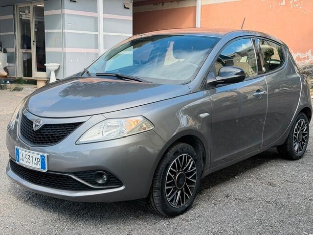 Lancia Ypsilon 1.2 69 CV 5 porte GPL Ecochic Gold