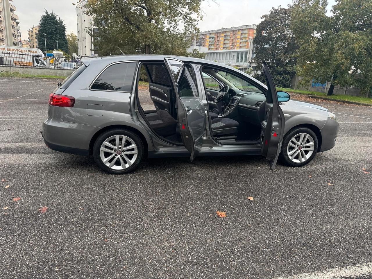 Fiat Croma 2.2 MPI 16V EMOTION