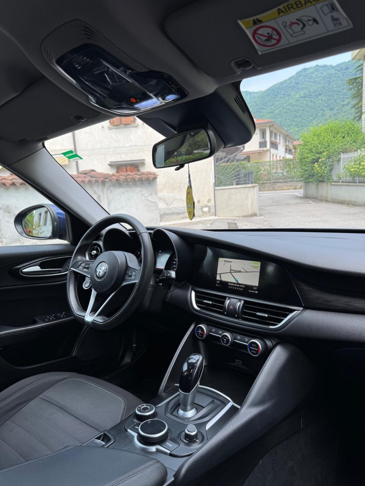 Alfa Romeo Giulia 2.2 Turbodiesel 180 CV Business Sport