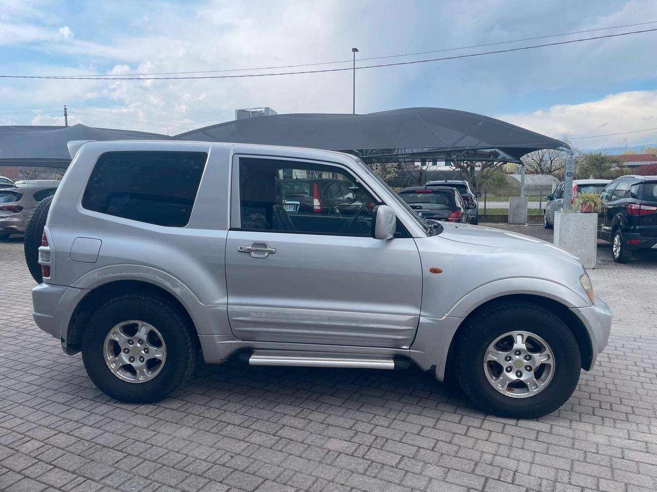 Mitsubishi Pajero 3.2 16V DI-D 3p. GLX