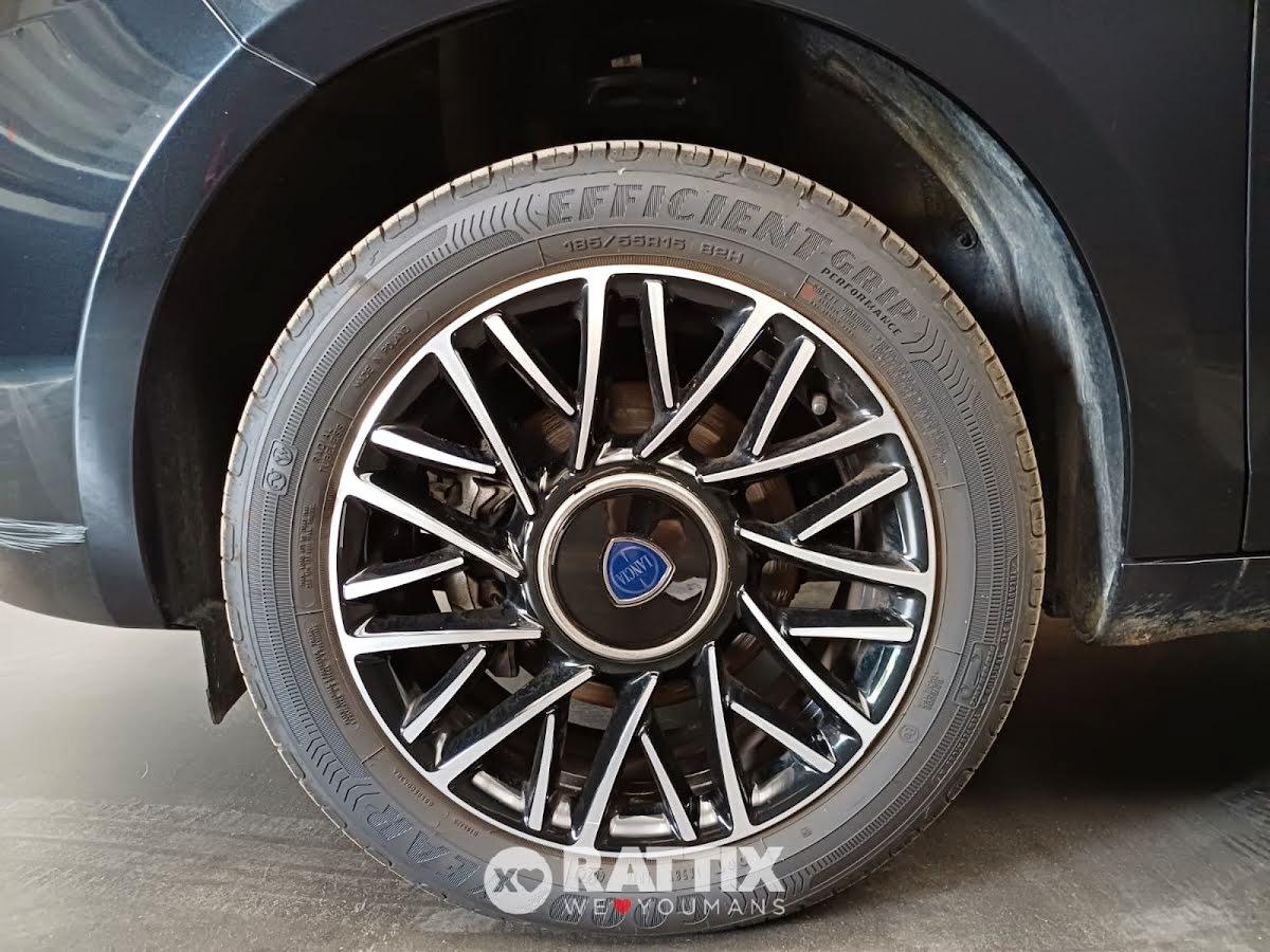 Lancia Ypsilon 1.0 Firefly Hybrid 70CV Platino