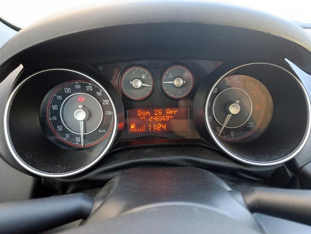 Fiat Punto 1.4 8V 5 porte METANO CASA MADRE