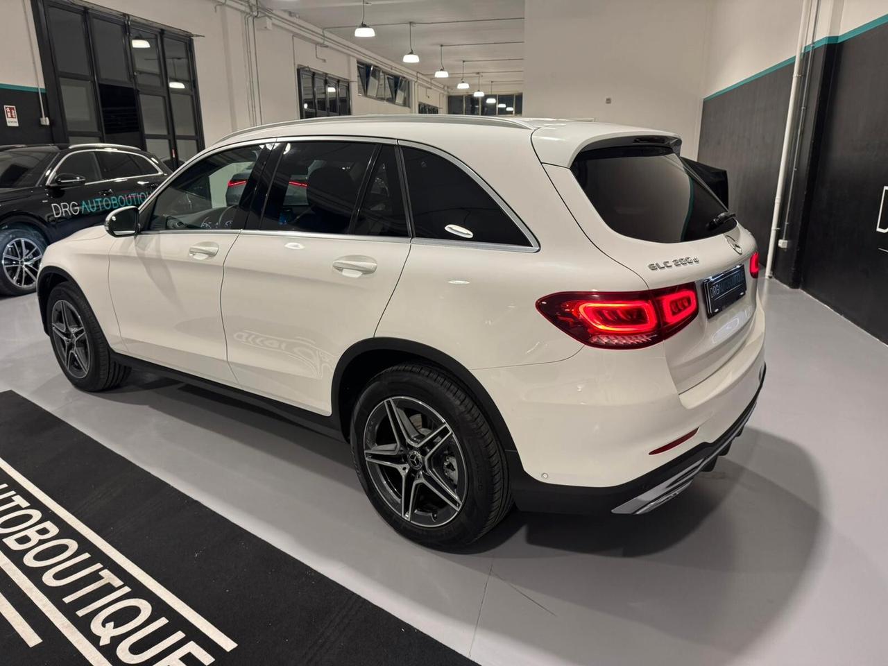 Mercedes-Benz GLC 200 d 4Matic Premium AMG Line/19"/PNEUM/FULL LED
