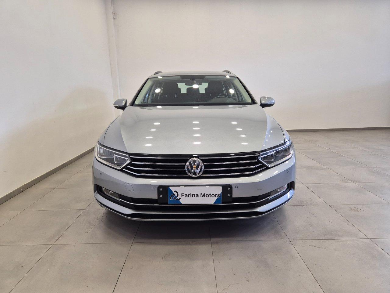 Volkswagen Passat Variant 1.6 tdi Business 120cv - NEOPATENTATI - ACC/Lim - Carplay - Sens. Park.