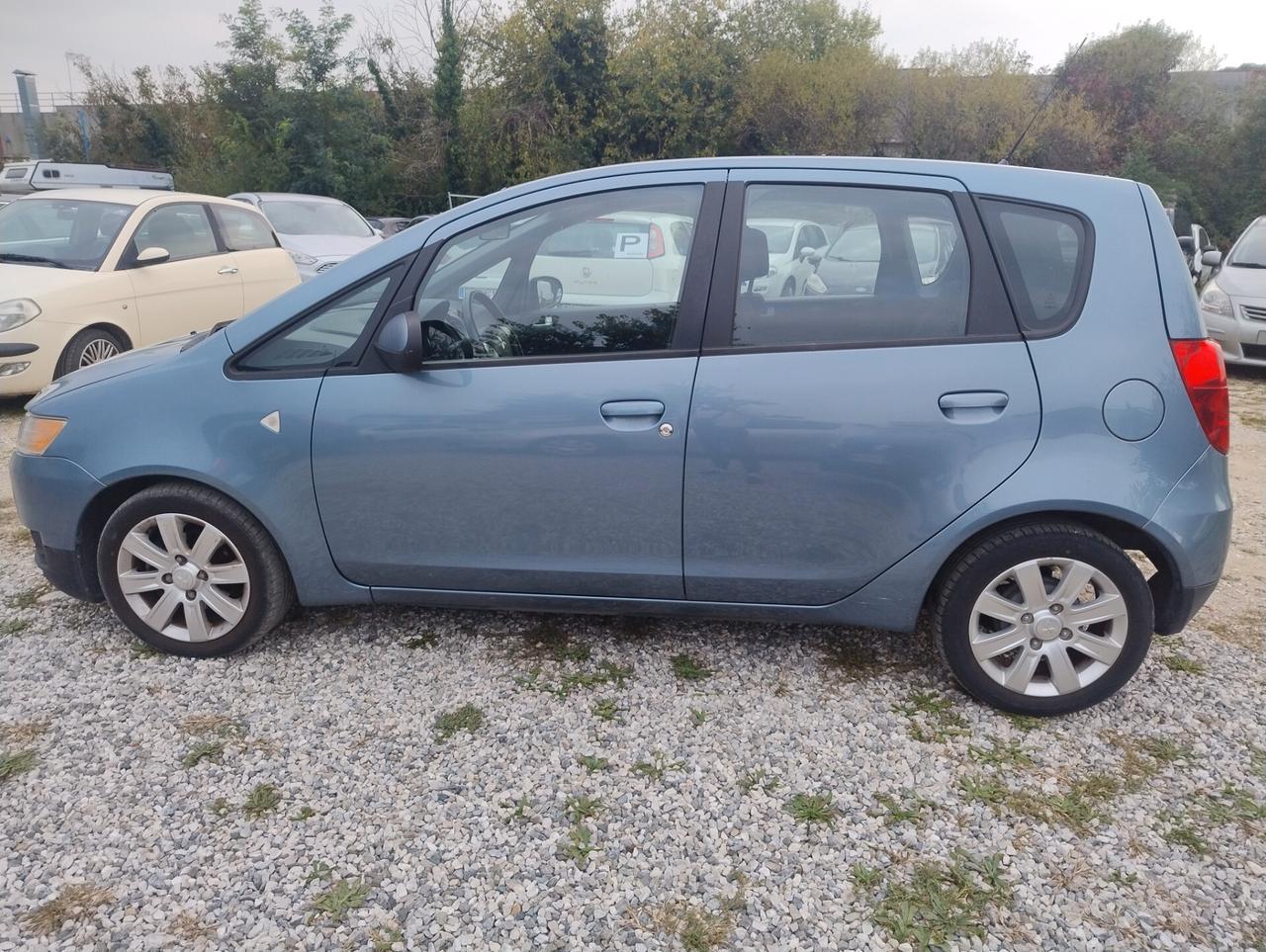 Mitsubishi Colt 1.1 12V 5p. Invite