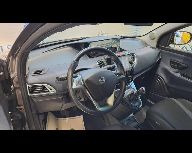 LANCIA Ypsilon 1.0 hybrid Gold Plus