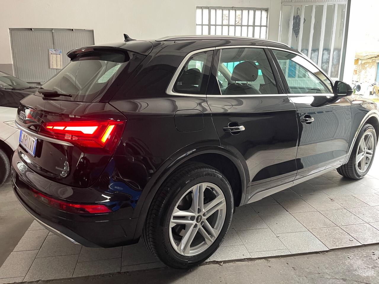 Audi Q5 40 TDI 204 CV quattro S tronic Identity Black