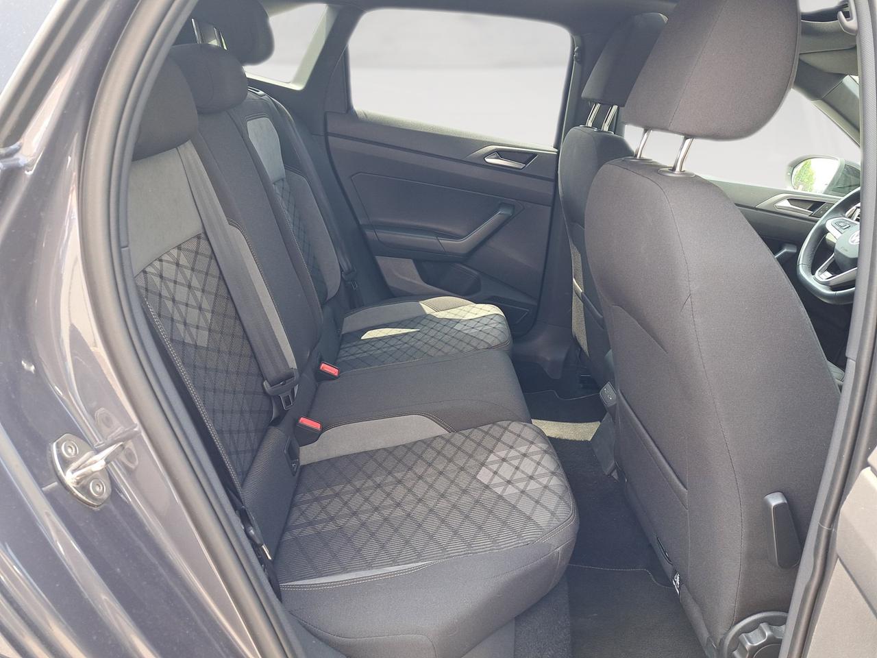 Volkswagen Taigo 1.0 tsi r-line 110cv