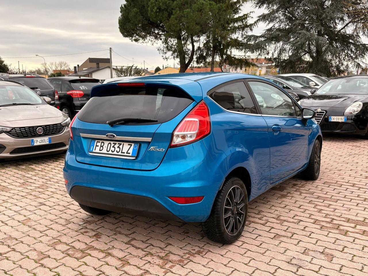 Ford Fiesta 1.4 3 porte Bz.- GPL Black & White Edition