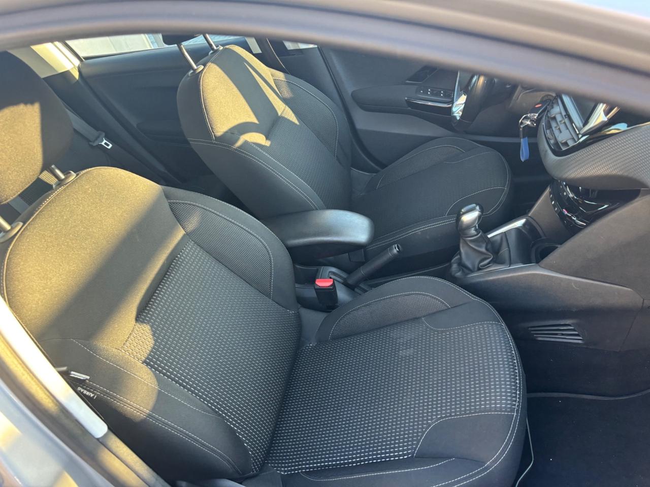 Peugeot 208 PureTech 82 5 porte Allure