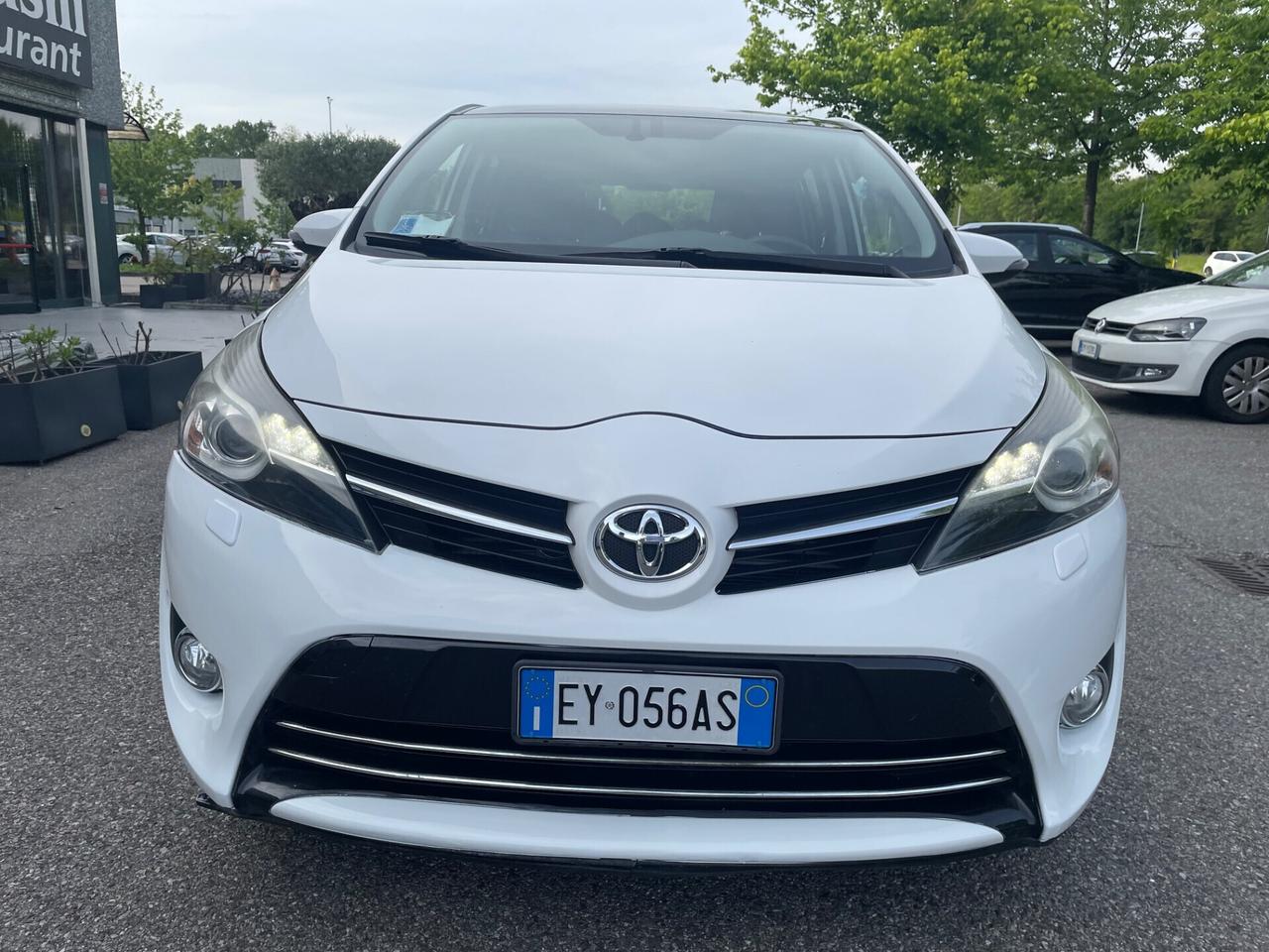 Toyota Verso 1.6 D-4D 7 posti*Tetto*Navi*Neopatentati*