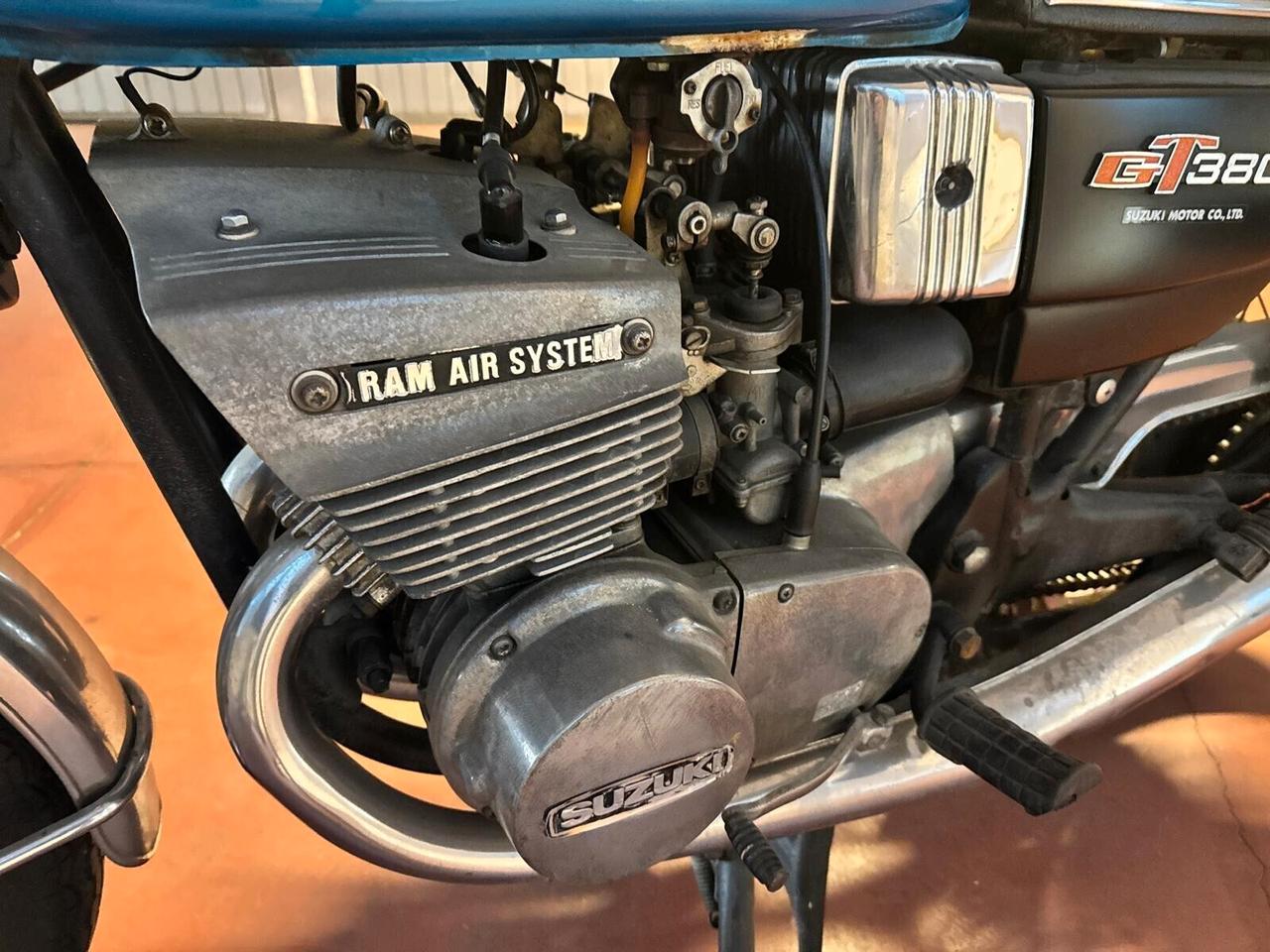 Suzuki GT 380