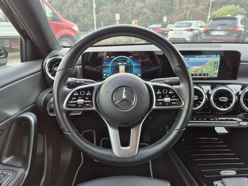 Mercedes-Benz Classe A A 180 d Sport Night edition auto