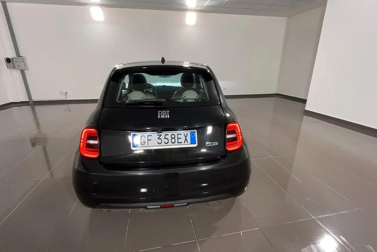 Fiat 500 500e 3+1 42 kWh La Prima