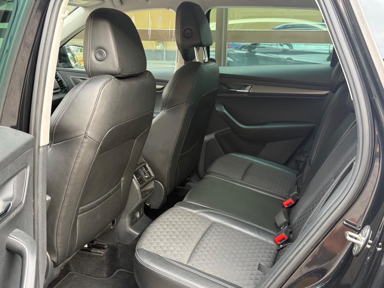 Skoda Karoq 1.6 TDI SCR DSG Style "UNICO PROPRIETARIO"