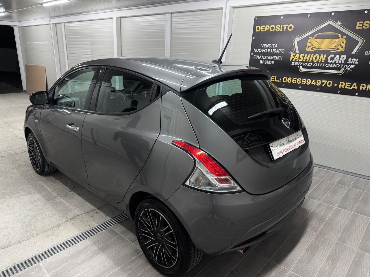 Lancia Ypsilon 1.2 69 CV 5 porte GPL Ecochic Monogram