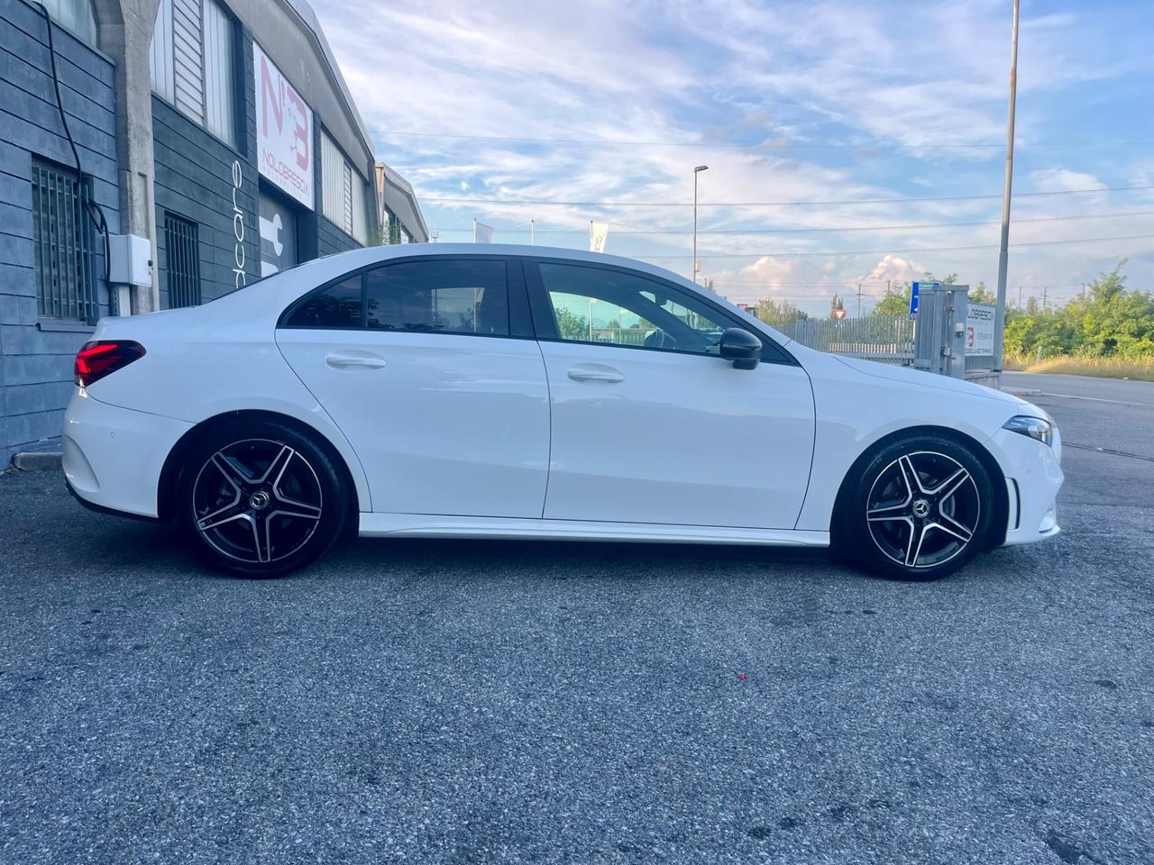 Mercedes-benz A 200 Automatic Premium Amg Sedan