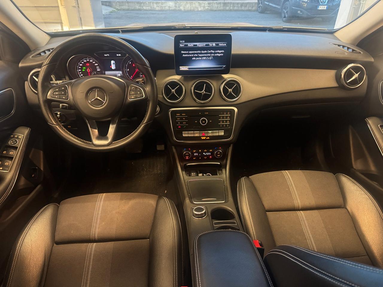 Mercedes-Benz GLA 180 180 d Sport auto UNICO PROPRIETARIO