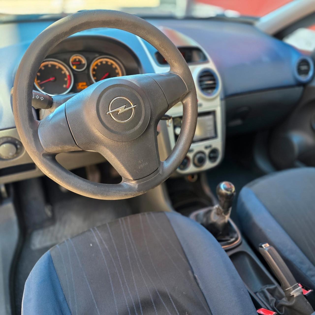 Opel Corsa 1.2 5 porte Cosmo gpl valido
