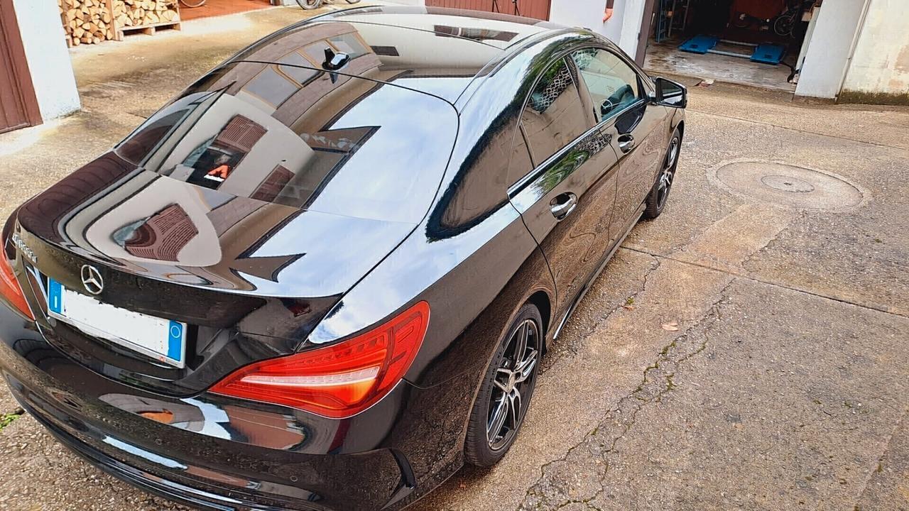 Mercedes-benz CLA 200 solo 8000 KM pari al nuovo unicoproprietario OTTO MILA KM!!!!