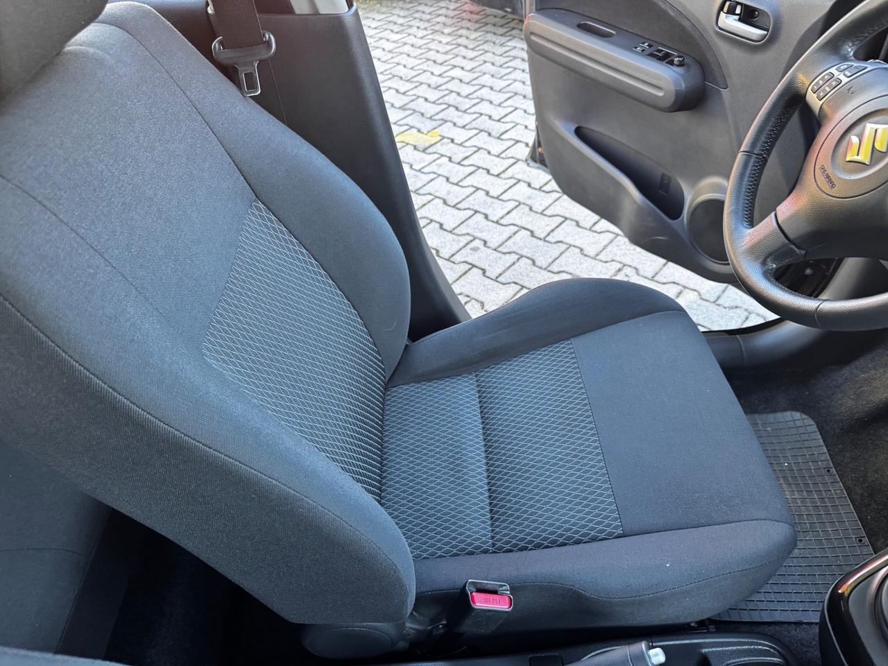 Suzuki Splash 1.0 VVT neopatentati 64000km