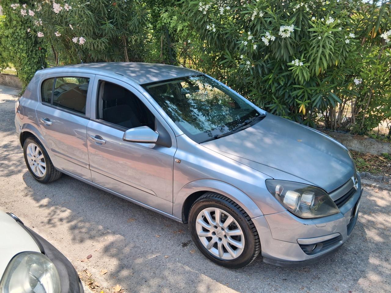 Opel Astra 1.7 CDTI 101CV 5 porte Cosmo